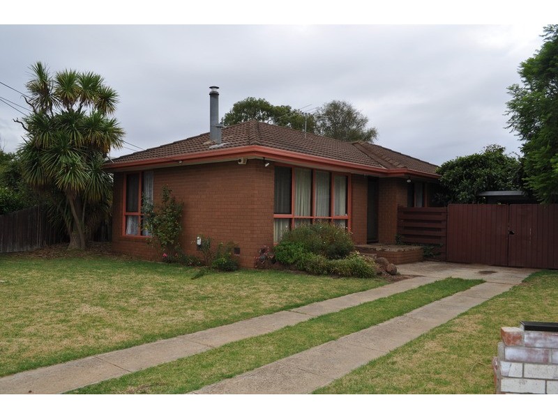 4 Bass  Court, Melton VIC 3337