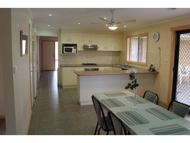 8 Dunn Court, Bacchus Marsh VIC 3340