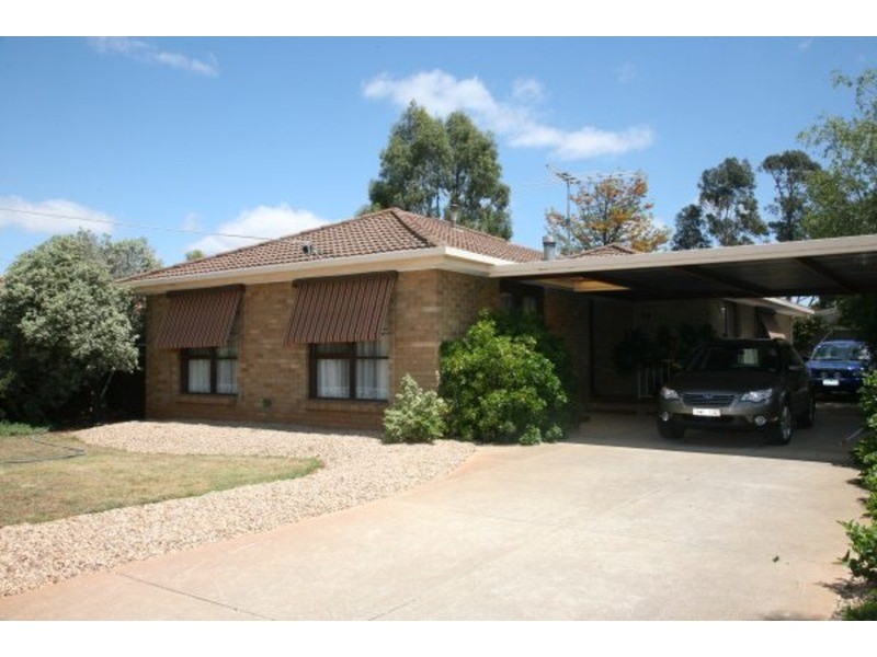 15 Beresford  Crescent, Bacchus Marsh VIC 3340
