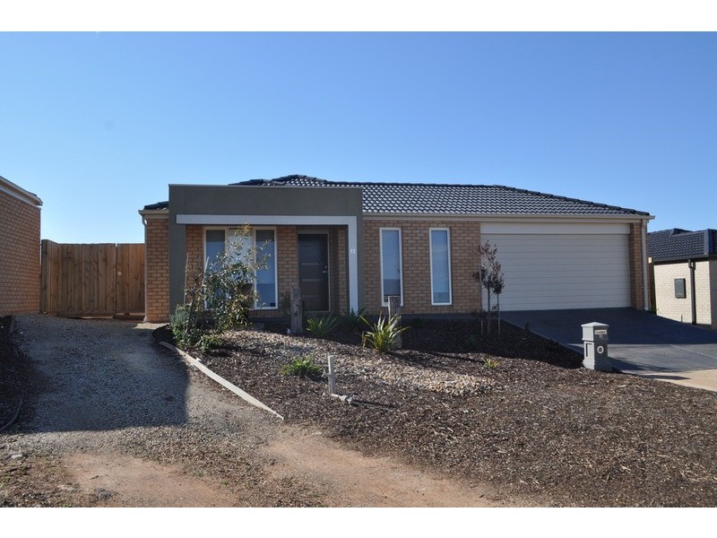 11 Dogherty Court, Maddingley VIC 3340
