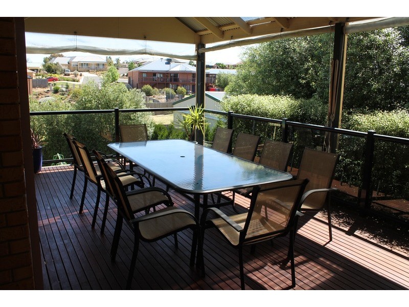 5 Hamilton Court, Bacchus Marsh VIC 3340