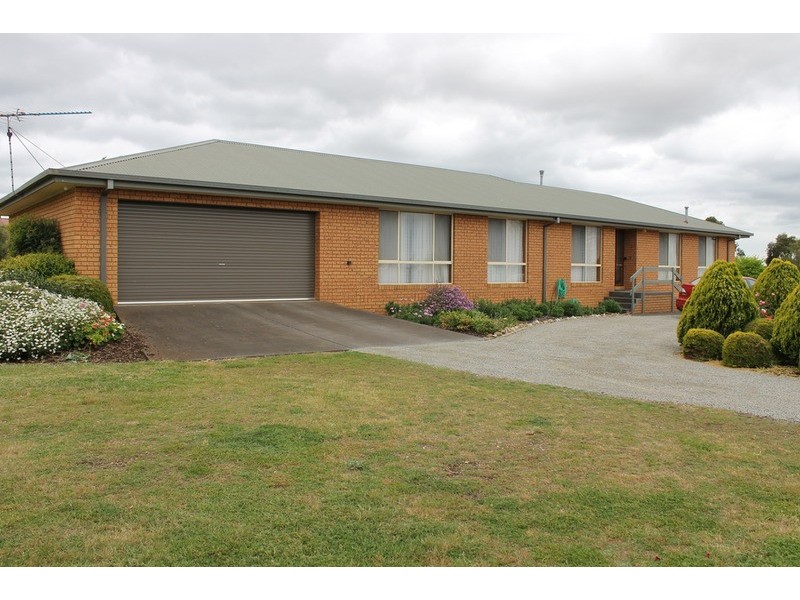 8 Ramsay Crescent, Bacchus Marsh VIC 3340