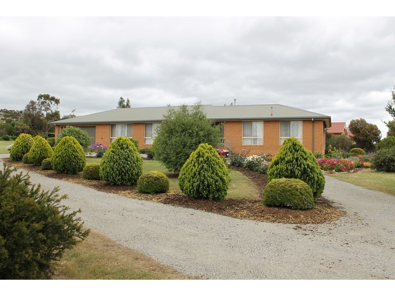 8 Ramsay Crescent, Bacchus Marsh VIC 3340