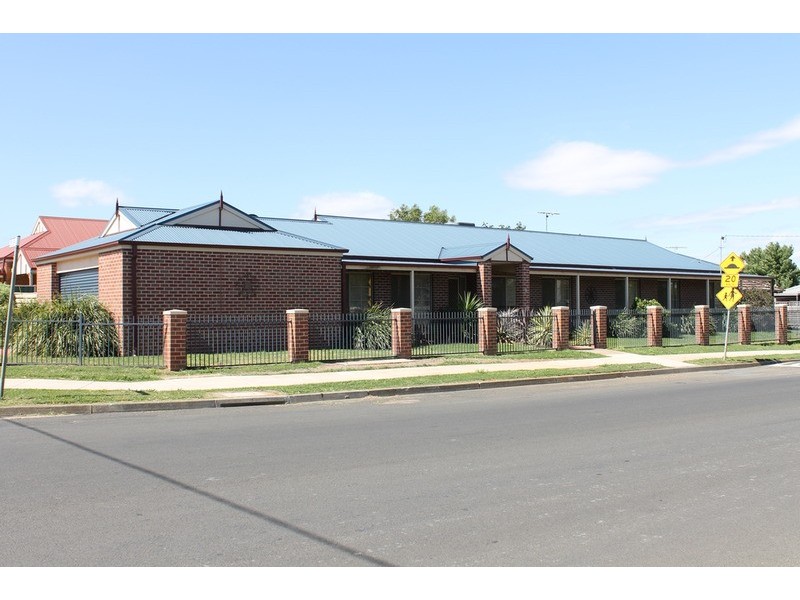 2 Taylor Drive, Bacchus Marsh VIC 3340