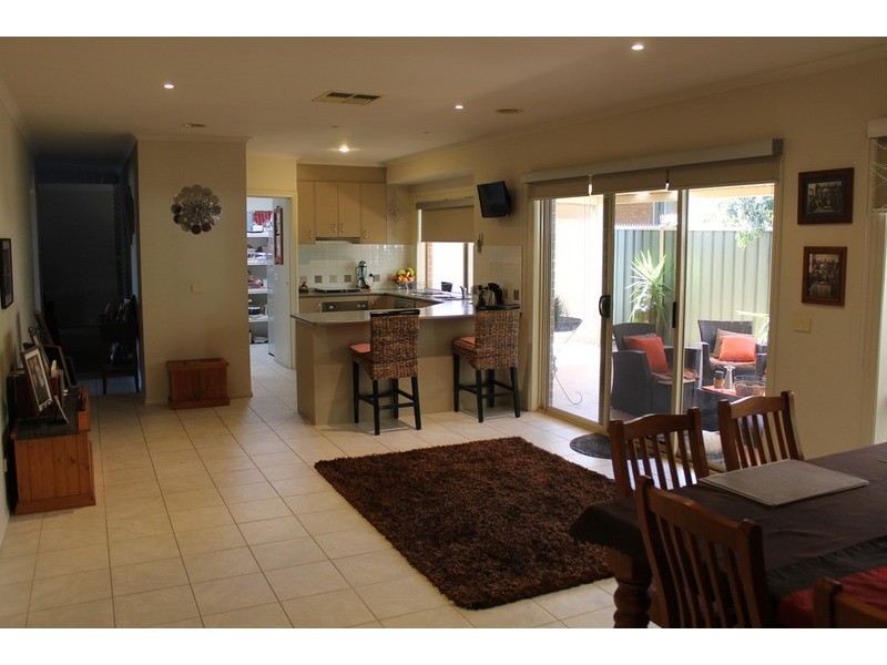 2 Taylor Drive, Bacchus Marsh VIC 3340