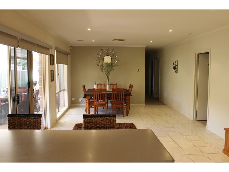 2 Taylor Drive, Bacchus Marsh VIC 3340