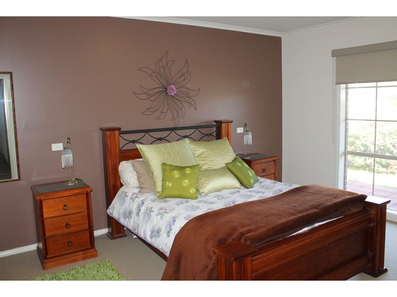 2 Taylor Drive, Bacchus Marsh VIC 3340