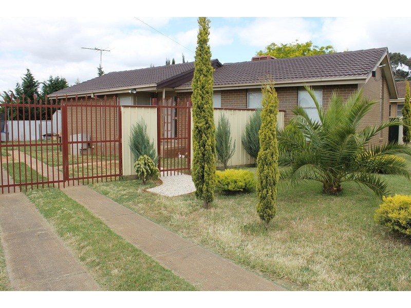 29 Jonathan Drive, Bacchus Marsh VIC 3340