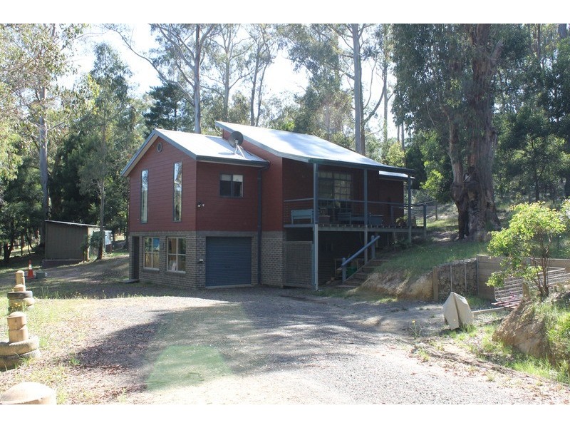 12 McLennan Street, Blackwood VIC 3458