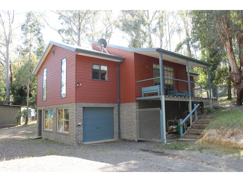 12 McLennan Street, Blackwood VIC 3458