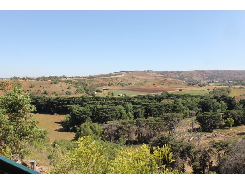111 Underbank Boulevard, Bacchus Marsh VIC 3340