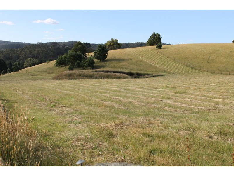 - Cnr Greendale Myrniong Road & Shuter Avenue, Greendale VIC 3341