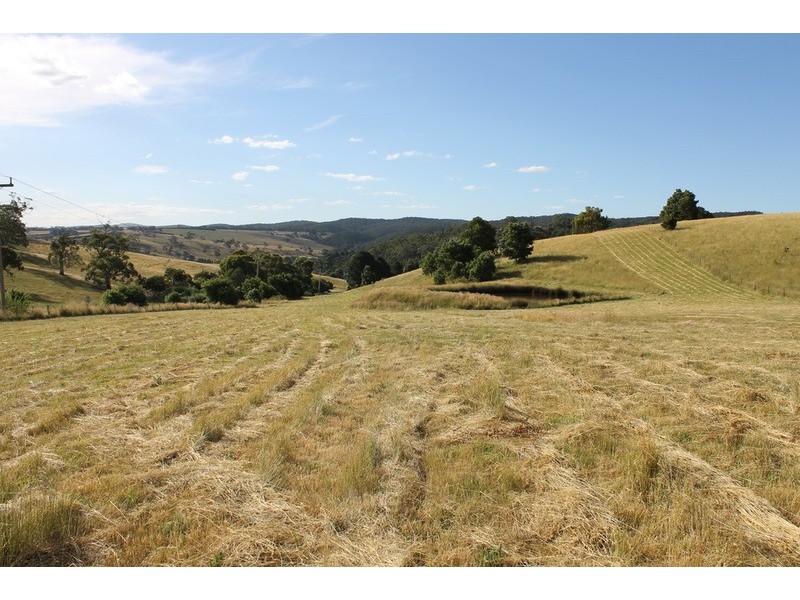 - Cnr Greendale Myrniong Road & Shuter Avenue, Greendale VIC 3341