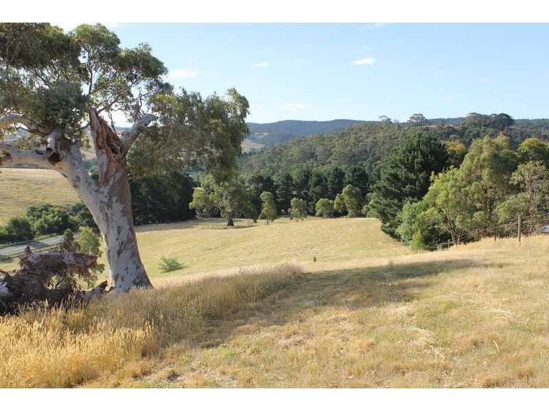 - Cnr Greendale Myrniong Road & Shuter Avenue, Greendale VIC 3341