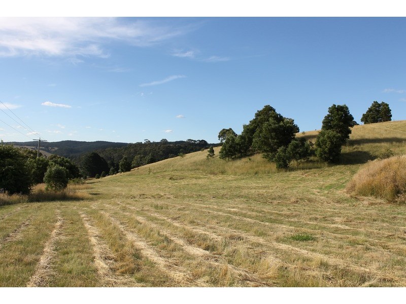 - Cnr Greendale Myrniong Road & Shuter Avenue, Greendale VIC 3341