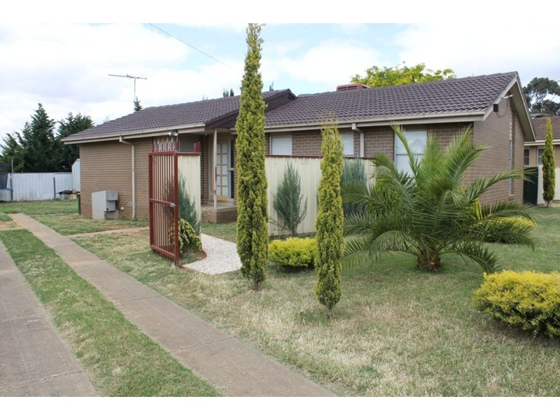 29 Jonathon Drive, Bacchus Marsh VIC 3340