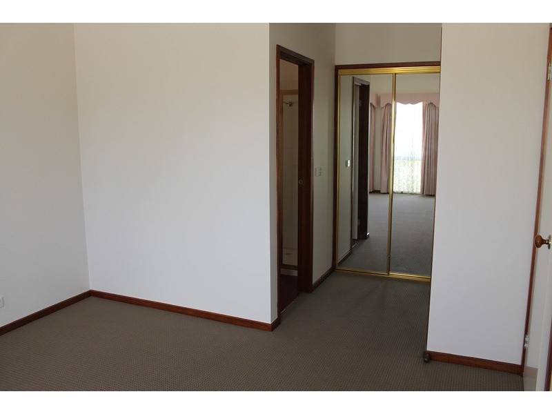 9 Barry Street, Bacchus Marsh VIC 3340