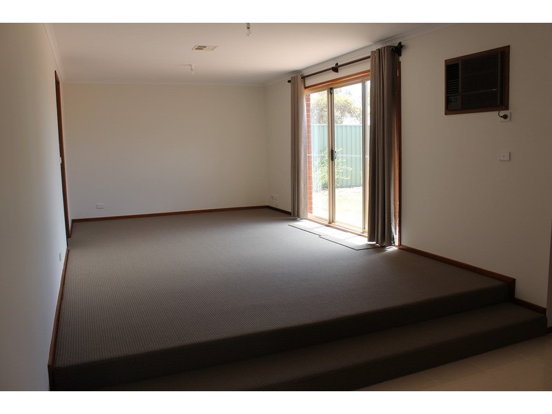 9 Barry Street, Bacchus Marsh VIC 3340