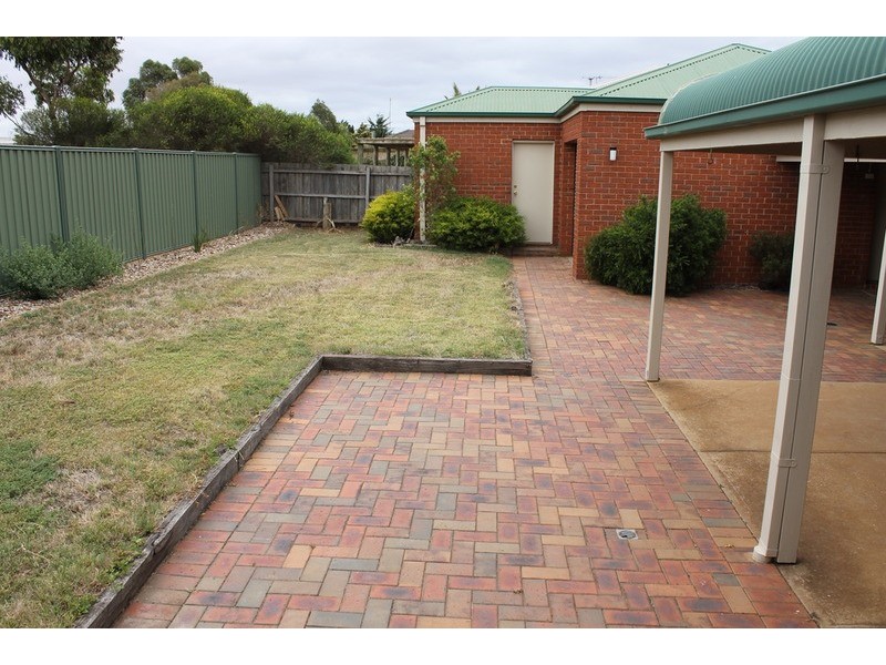 9 Barry Street, Bacchus Marsh VIC 3340