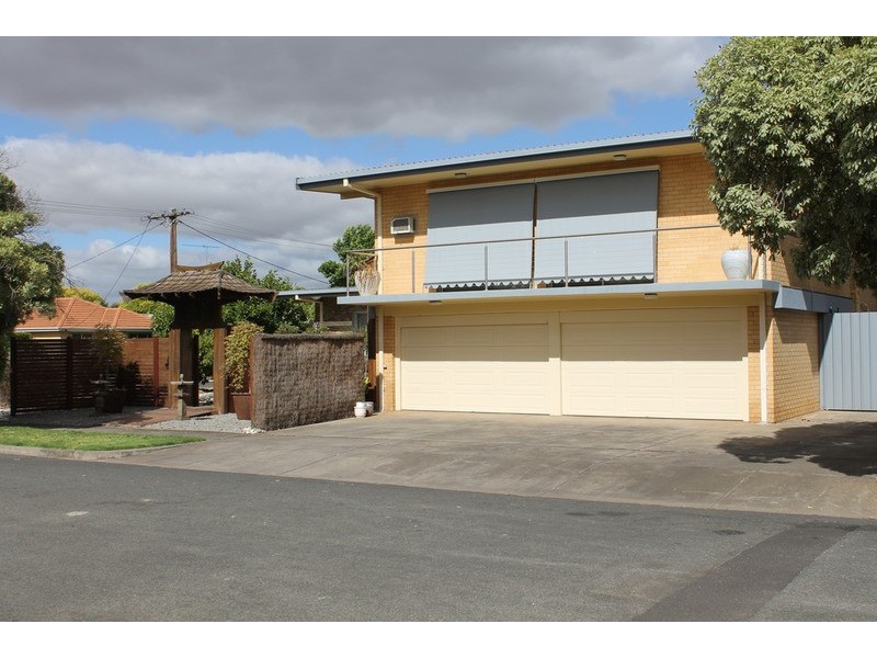 12 Malcolm Street, Bacchus Marsh VIC 3340