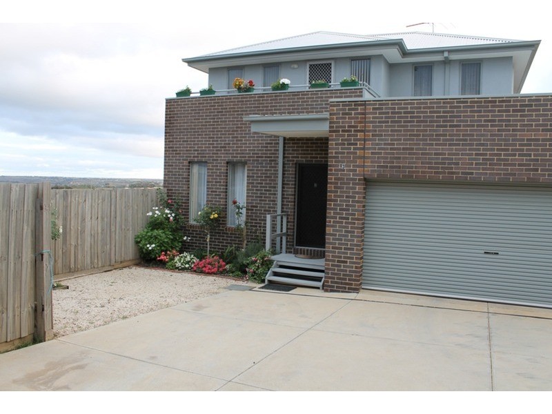 3/10 Ross Street, Bacchus Marsh VIC 3340