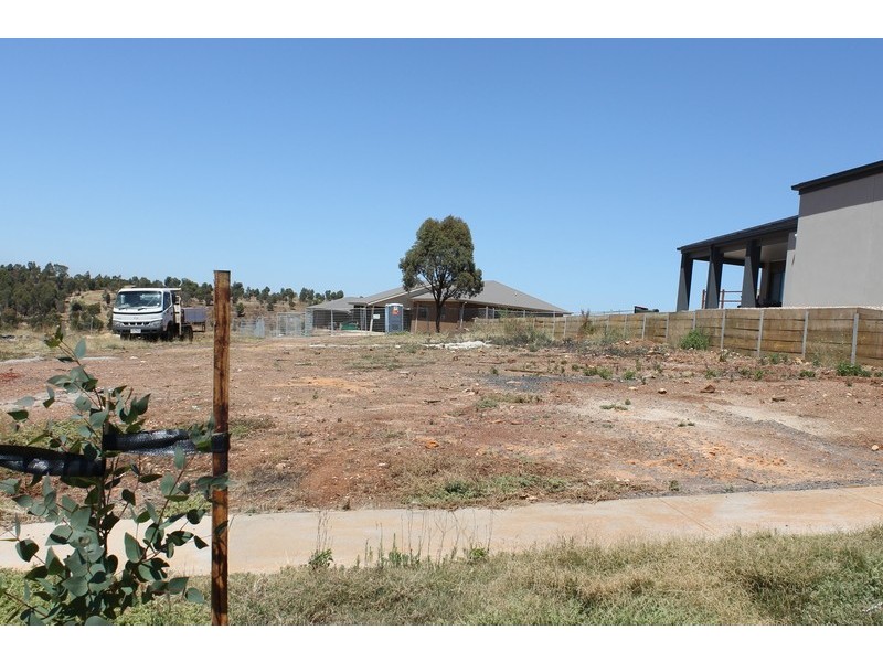 32 Darley Drive, Bacchus Marsh VIC 3340
