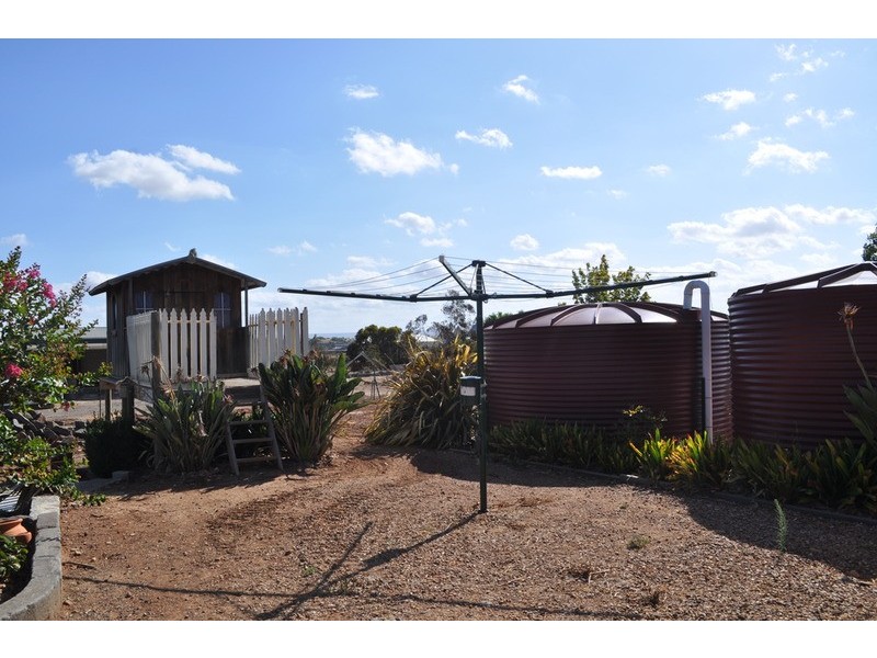 2 Ruxton Way, Hopetoun Park VIC 3340