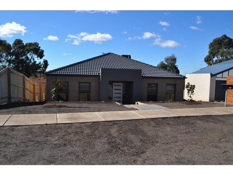 1/45 Connor  Street, Bacchus Marsh VIC 3340