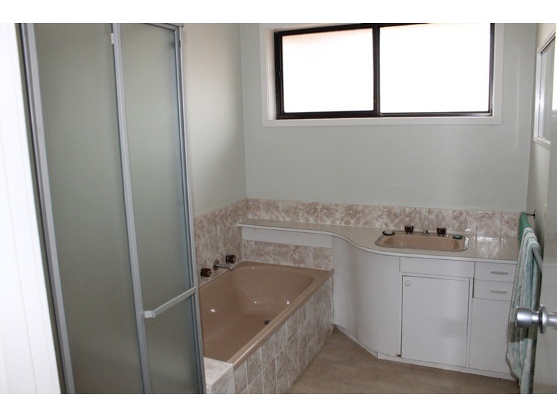 10 Hamilton Court, Bacchus Marsh VIC 3340