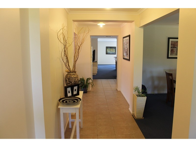 5 Hamilton Court, Bacchus Marsh VIC 3340
