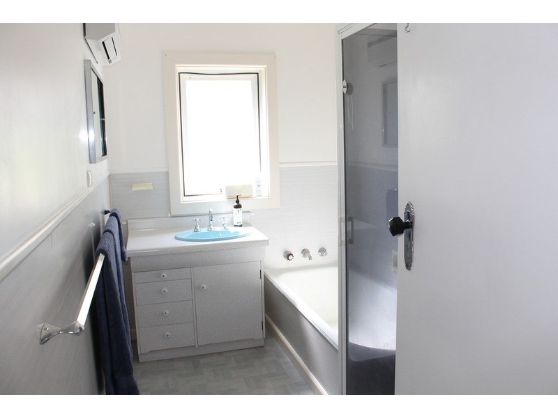 64 Gisborne Road, Bacchus Marsh VIC 3340