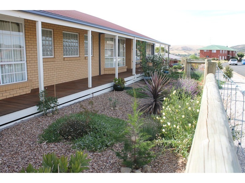111 Underbank Boulevard, Bacchus Marsh VIC 3340