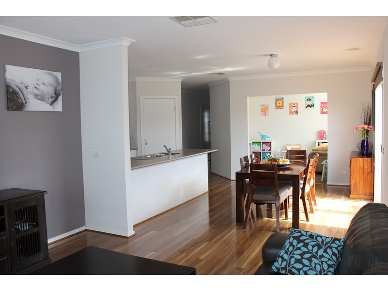 1 Fourth Mews, Maddingley VIC 3340