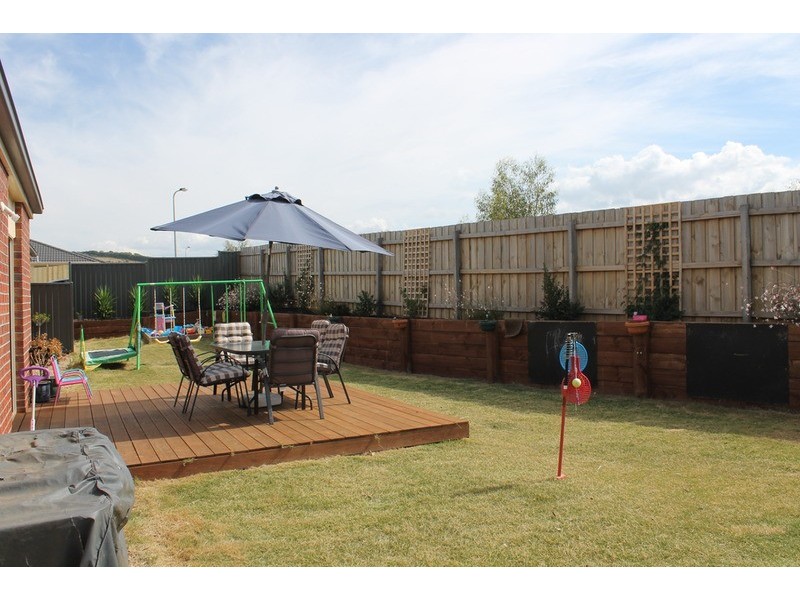 1 Fourth Mews, Maddingley VIC 3340