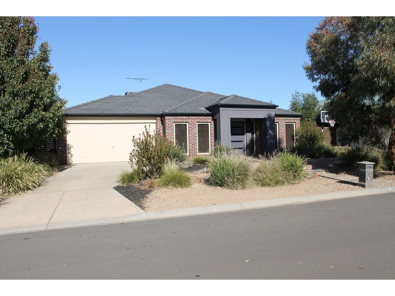 6 Suttonleigh Way, Bacchus Marsh VIC 3340