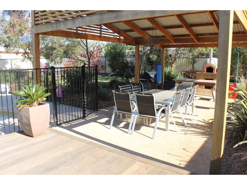 6 Suttonleigh Way, Bacchus Marsh VIC 3340