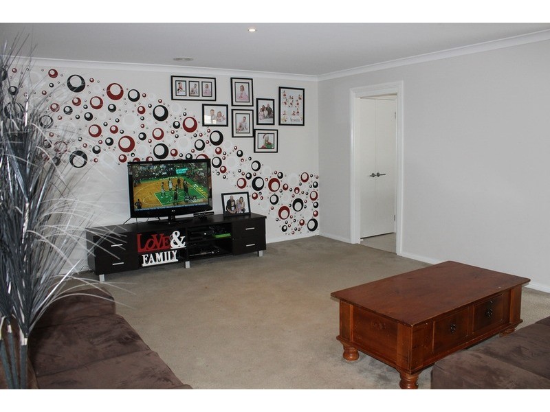 11 Sonny Close, Bacchus Marsh VIC 3340