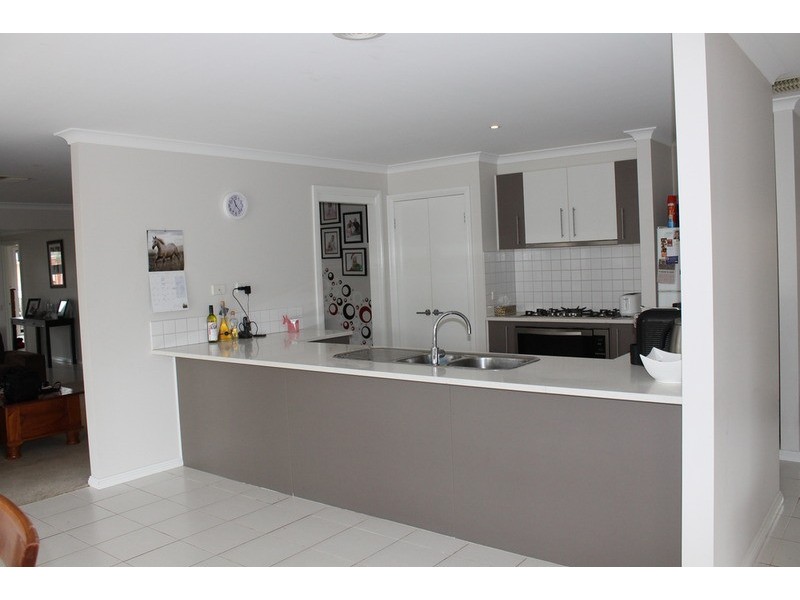 11 Sonny Close, Bacchus Marsh VIC 3340