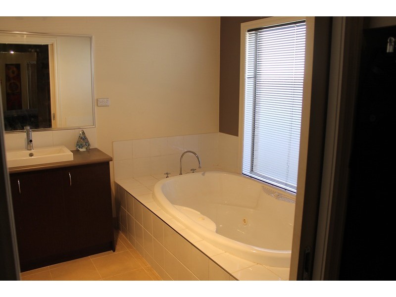 55 Grantleigh Drive, Bacchus Marsh VIC 3340