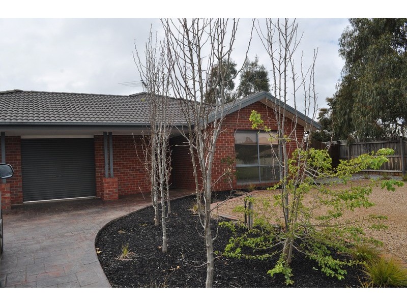 21 Cairns Drive, Bacchus Marsh VIC 3340