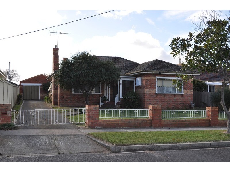 4 McFarland Street, Bacchus Marsh VIC 3340
