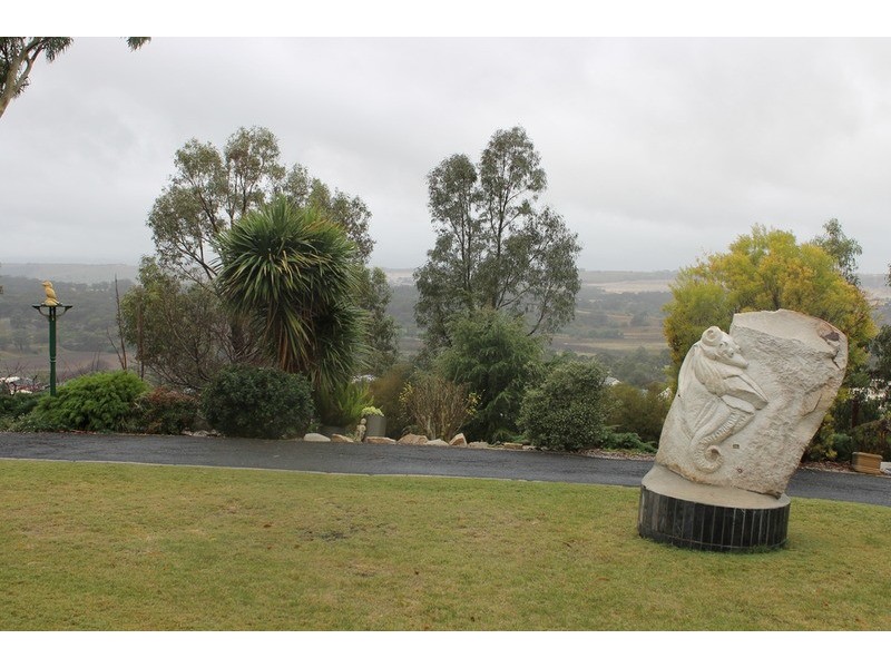 19 Banadell Avenue, Bacchus Marsh VIC 3340