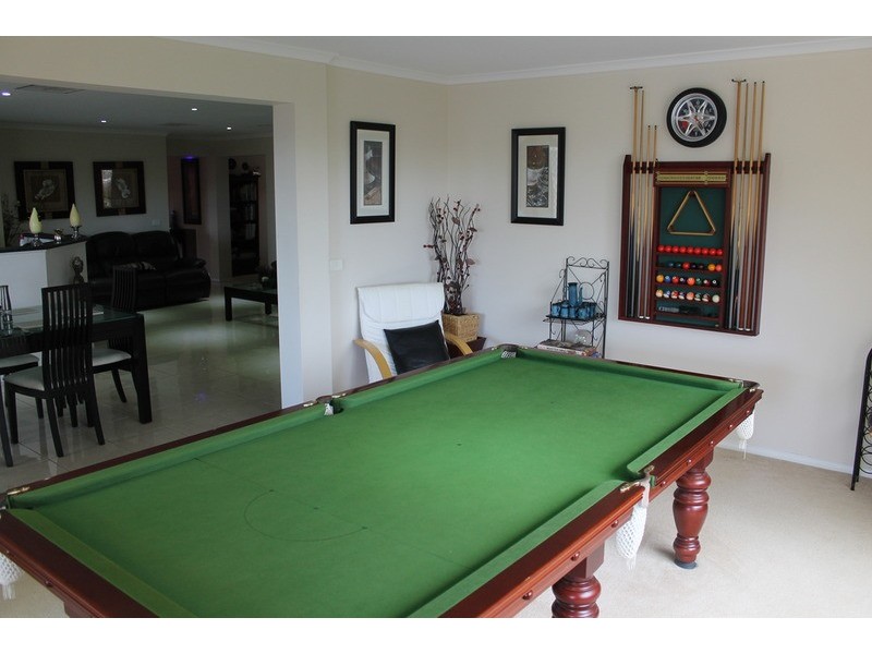 33 Grantleigh Drive, Bacchus Marsh VIC 3340