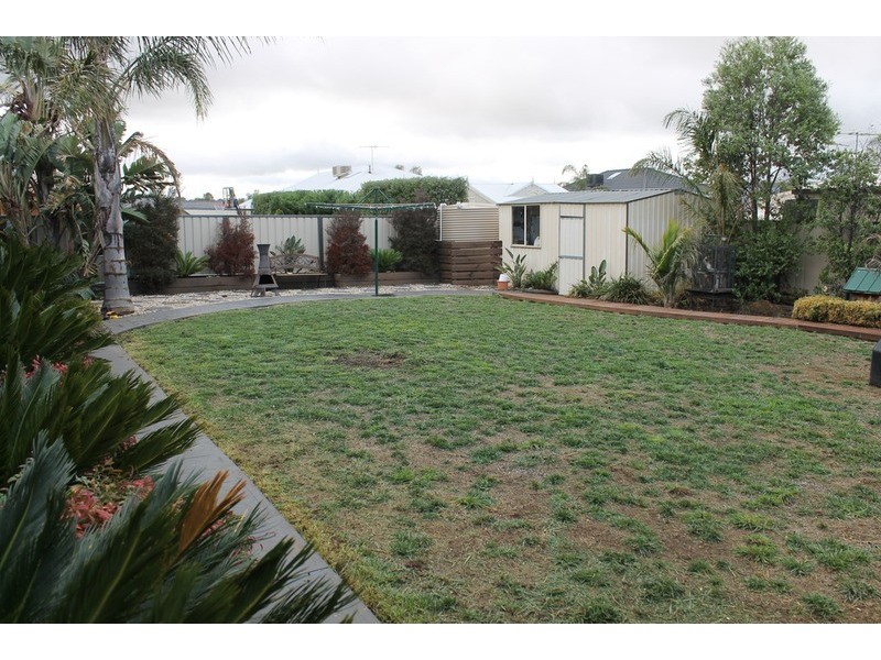 33 Grantleigh Drive, Bacchus Marsh VIC 3340