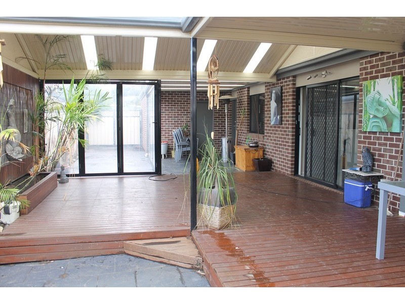 33 Grantleigh Drive, Bacchus Marsh VIC 3340