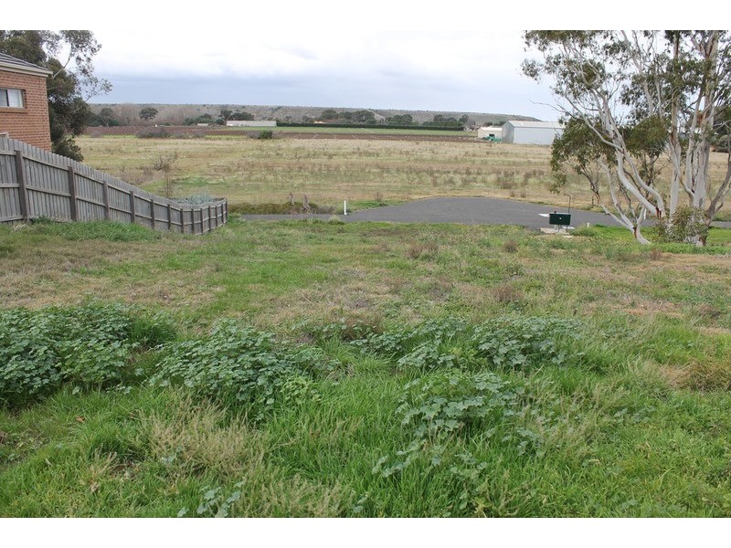 2 Dickie Street, Bacchus Marsh VIC 3340