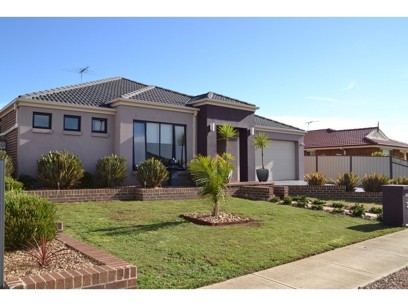 42 Grantleigh Drive, Bacchus Marsh VIC 3340