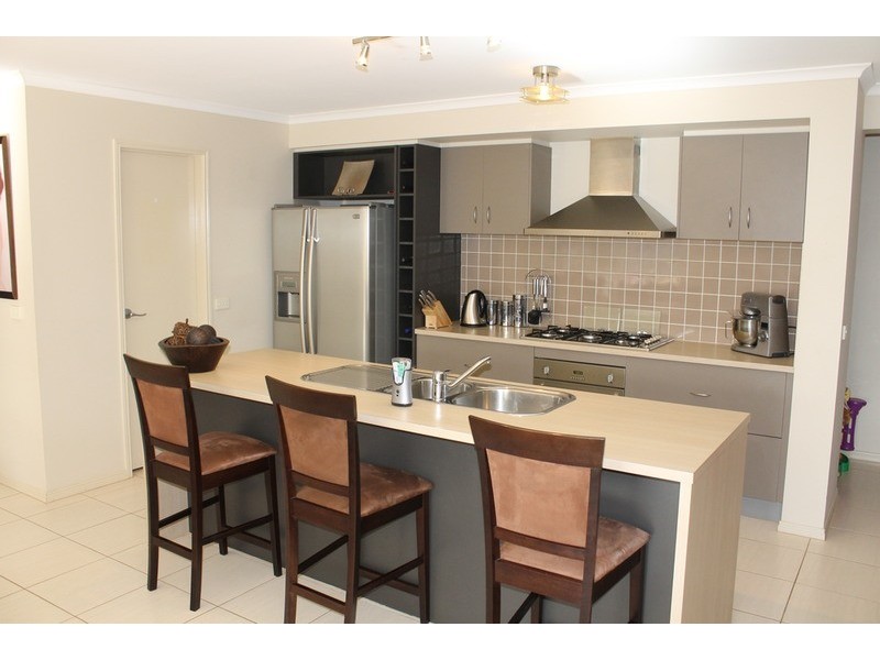 42 Grantleigh Drive, Bacchus Marsh VIC 3340