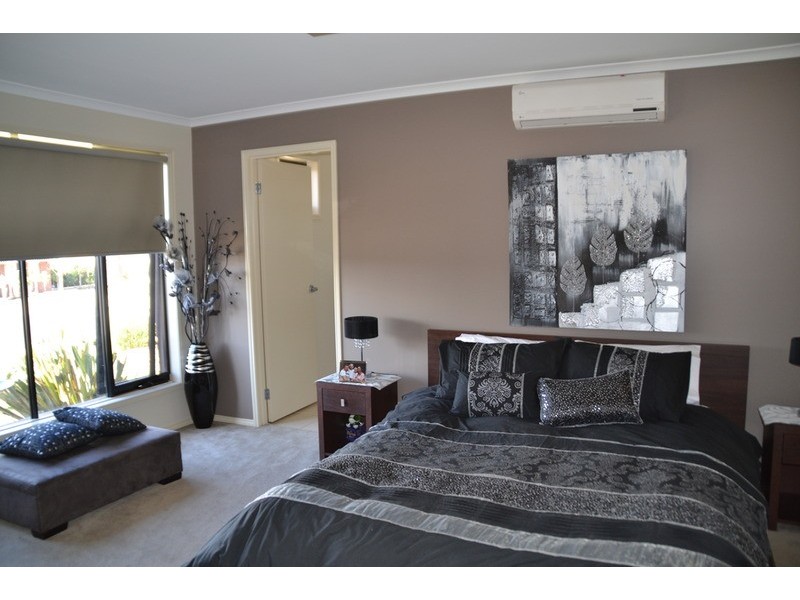 42 Grantleigh Drive, Bacchus Marsh VIC 3340