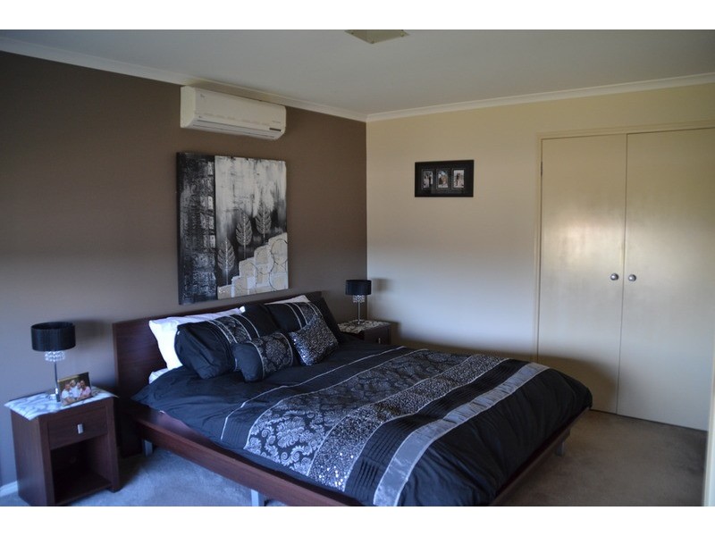 42 Grantleigh Drive, Bacchus Marsh VIC 3340